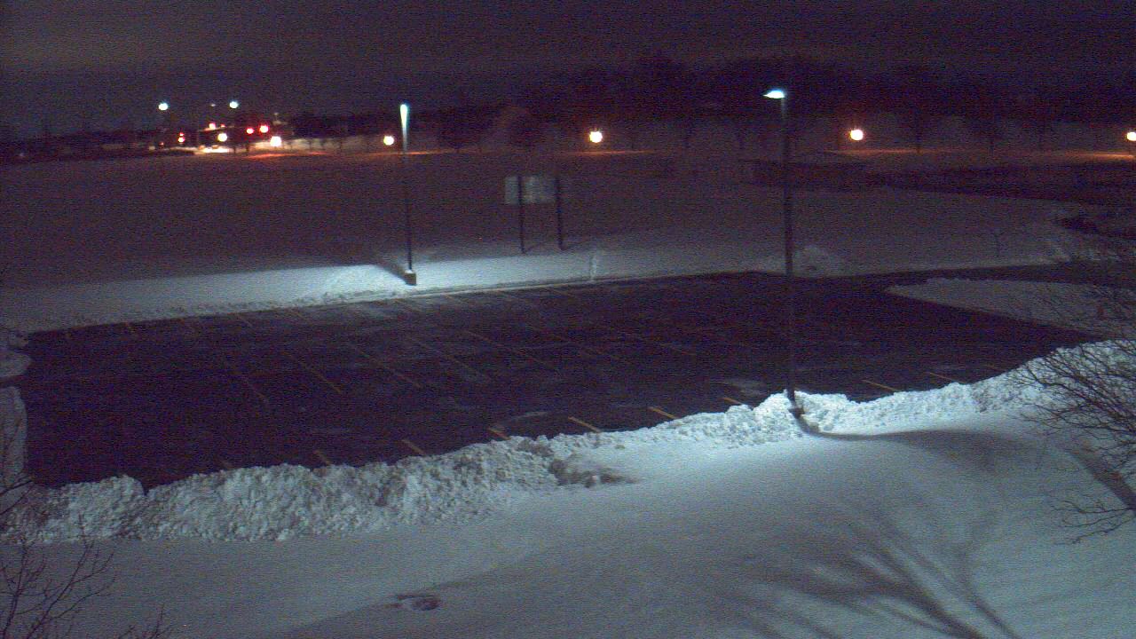 Thumbnail for current weather camera view from Geneva MS in Geneva, Illinois