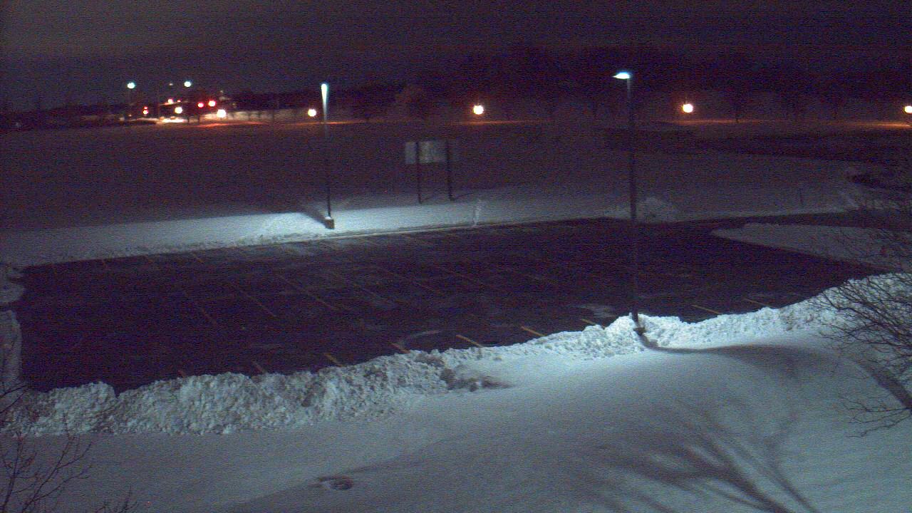 Thumbnail for current weather camera view from Geneva MS in Geneva, Illinois