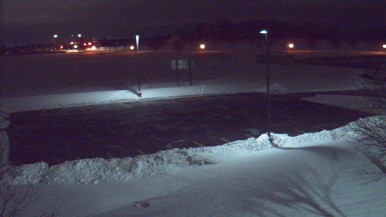 Thumbnail for current weather camera view from Geneva MS in Geneva, Illinois