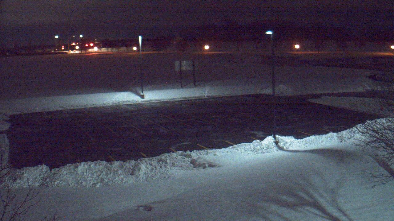 Thumbnail for current weather camera view from Geneva MS in Geneva, Illinois