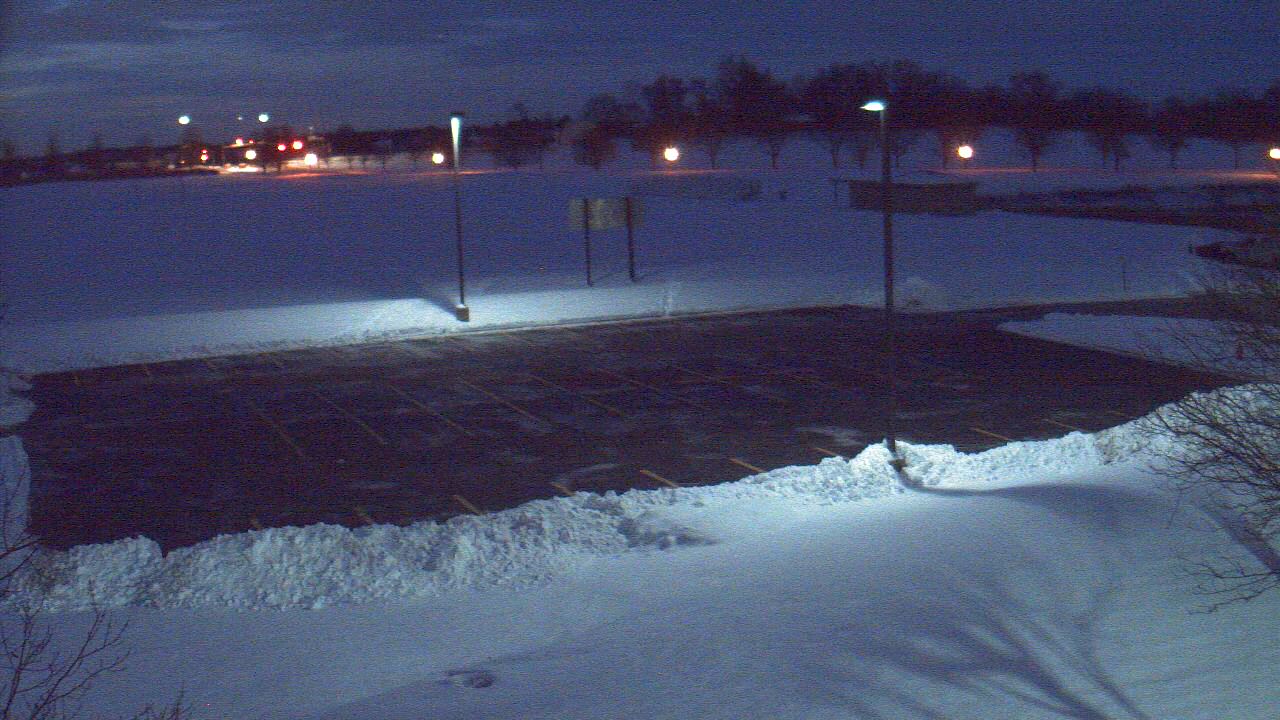 Thumbnail for current weather camera view from Geneva MS in Geneva, Illinois