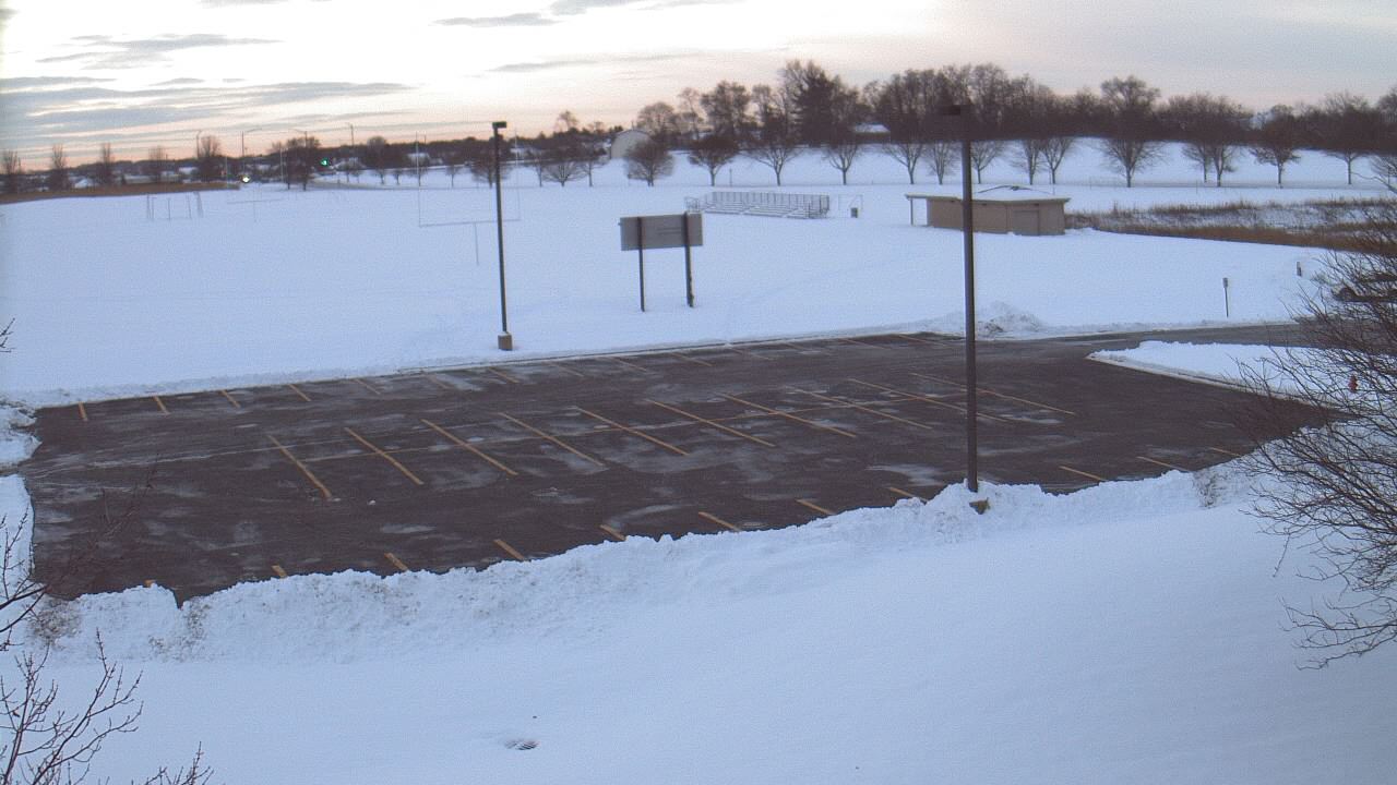 Thumbnail for current weather camera view from Geneva MS in Geneva, Illinois