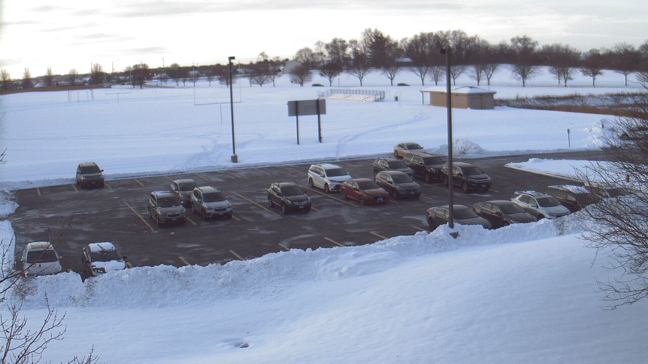 Thumbnail for current weather camera view from Geneva MS in Geneva, Illinois