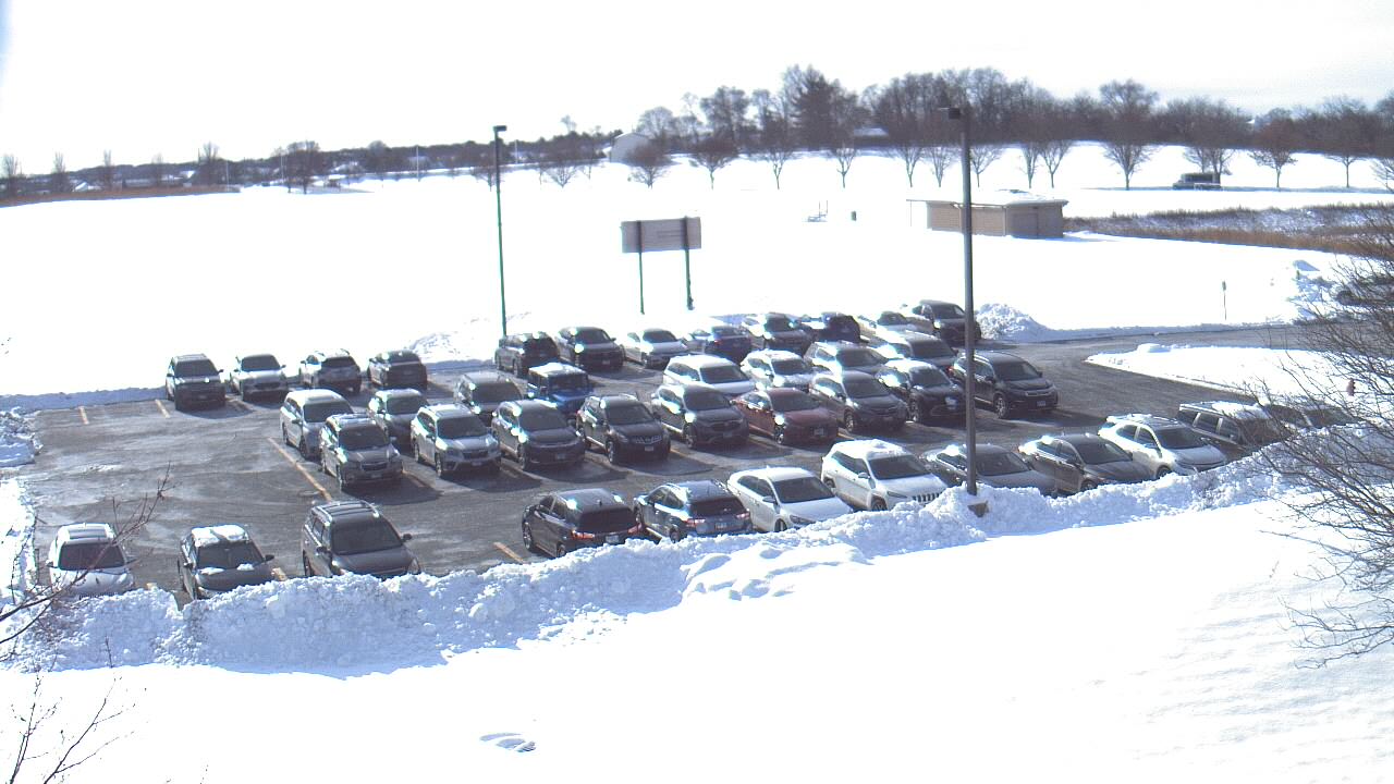 Thumbnail for current weather camera view from Geneva MS in Geneva, Illinois