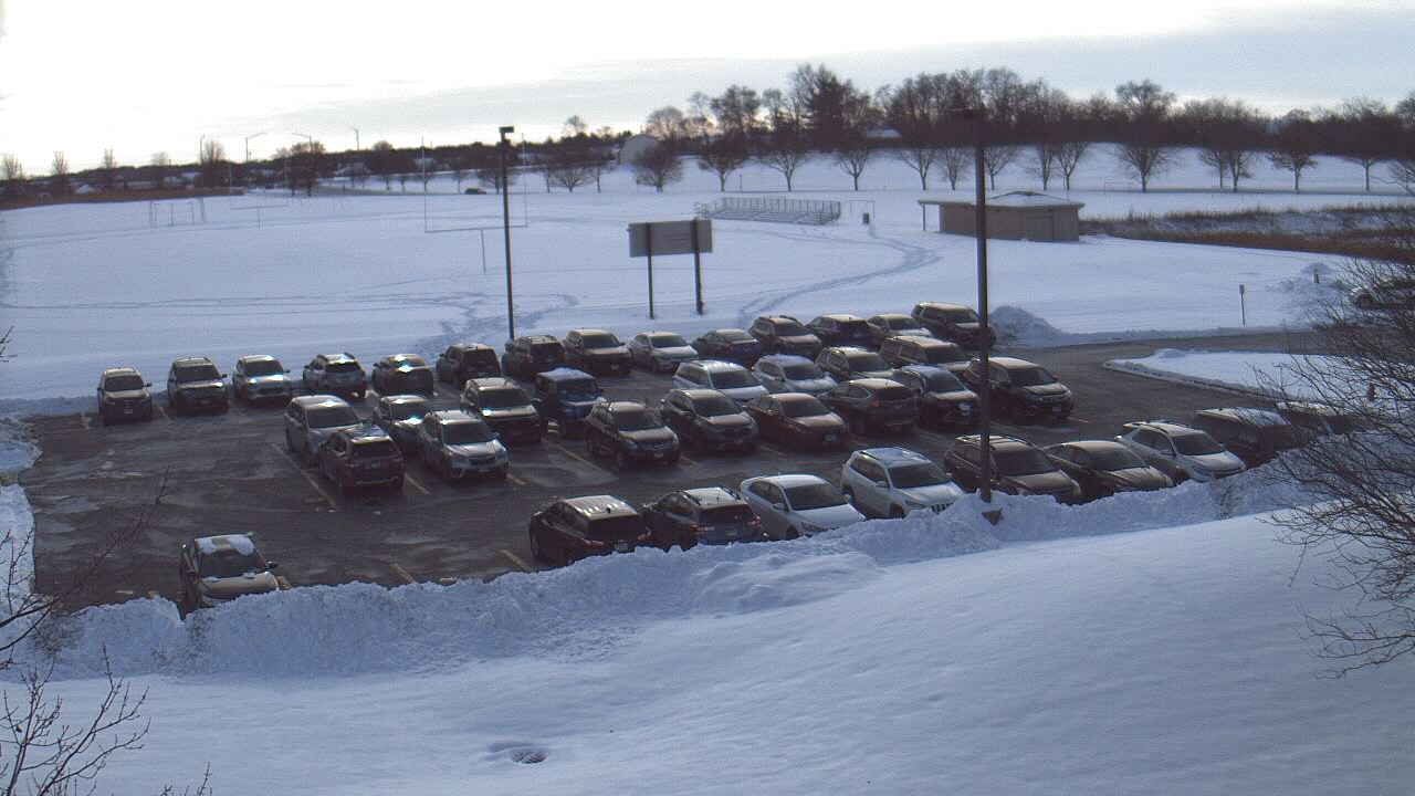 Thumbnail for current weather camera view from Geneva MS in Geneva, Illinois