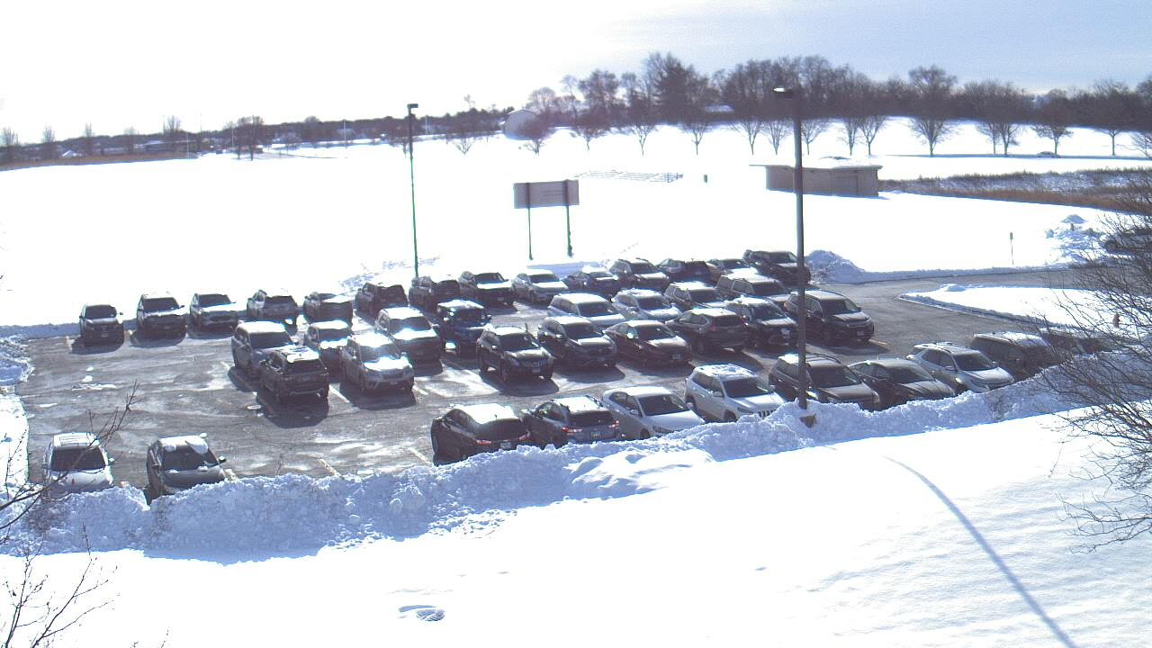 Thumbnail for current weather camera view from Geneva MS in Geneva, Illinois