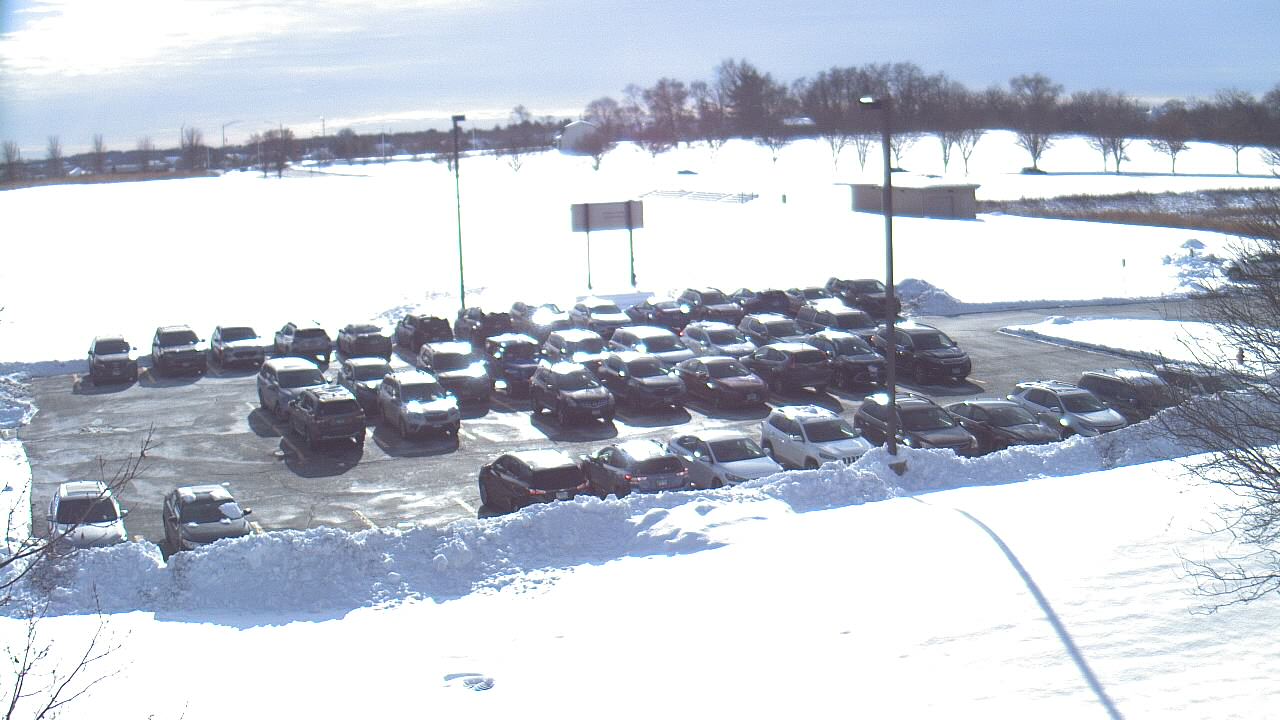 Thumbnail for current weather camera view from Geneva MS in Geneva, Illinois