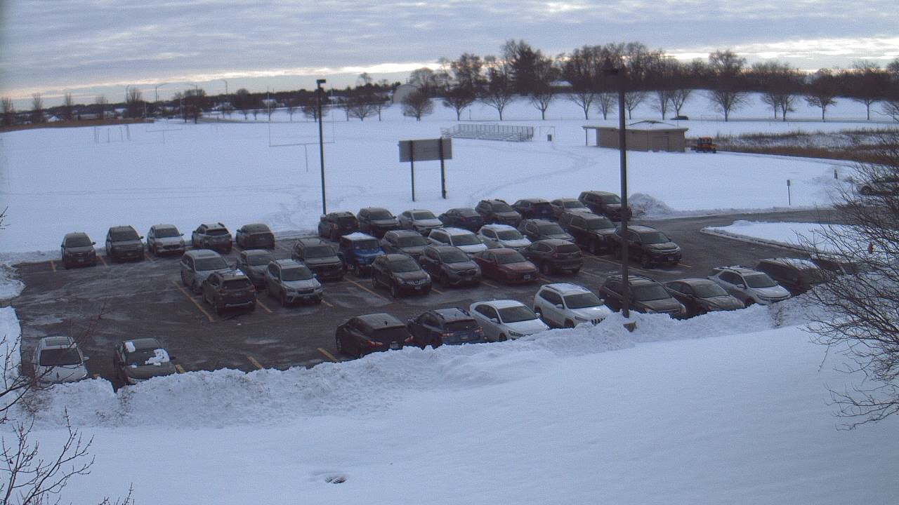 Thumbnail for current weather camera view from Geneva MS in Geneva, Illinois