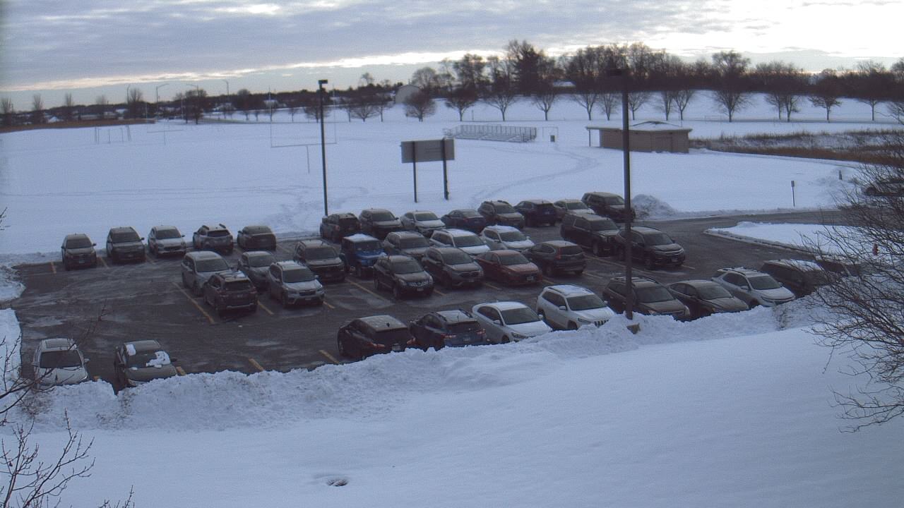 Thumbnail for current weather camera view from Geneva MS in Geneva, Illinois