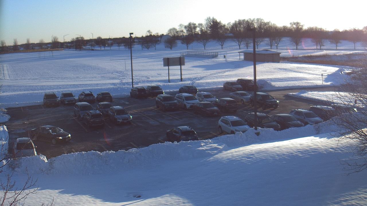 Thumbnail for current weather camera view from Geneva MS in Geneva, Illinois