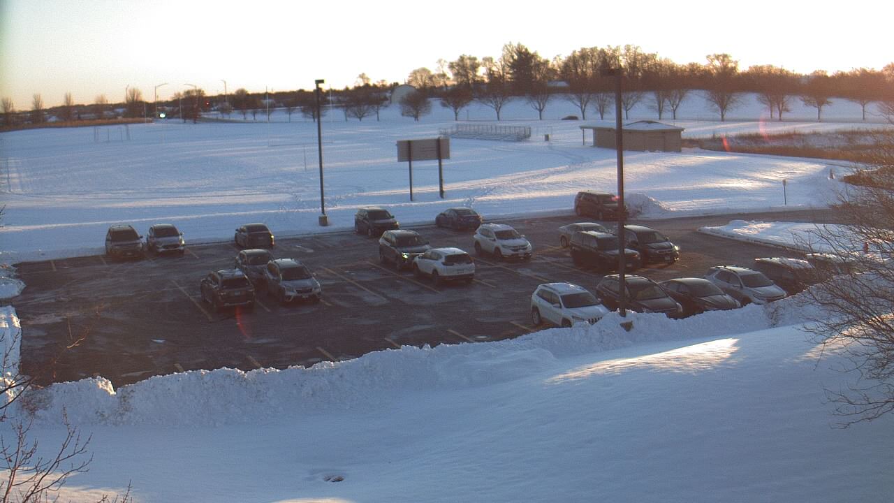 Thumbnail for current weather camera view from Geneva MS in Geneva, Illinois