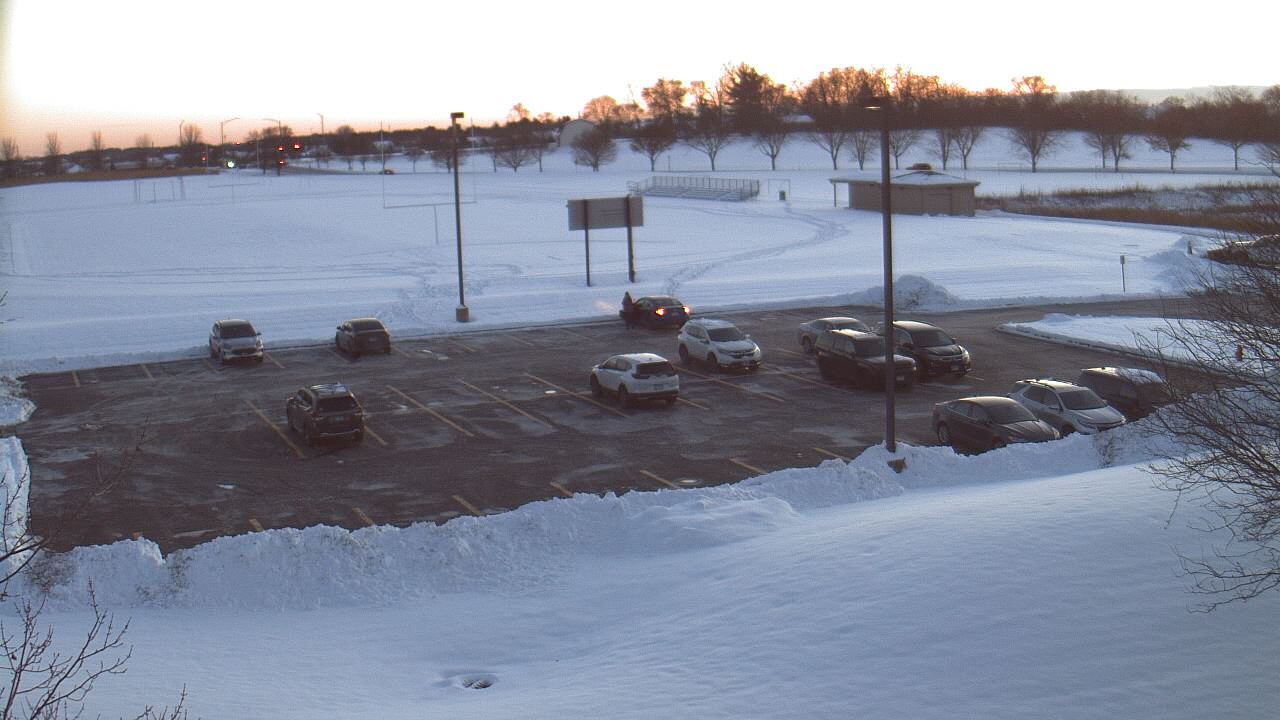 Thumbnail for current weather camera view from Geneva MS in Geneva, Illinois