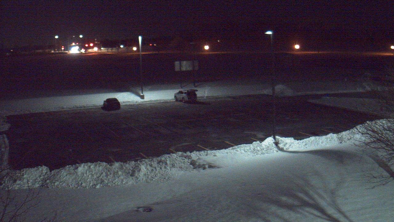 Thumbnail for current weather camera view from Geneva MS in Geneva, Illinois