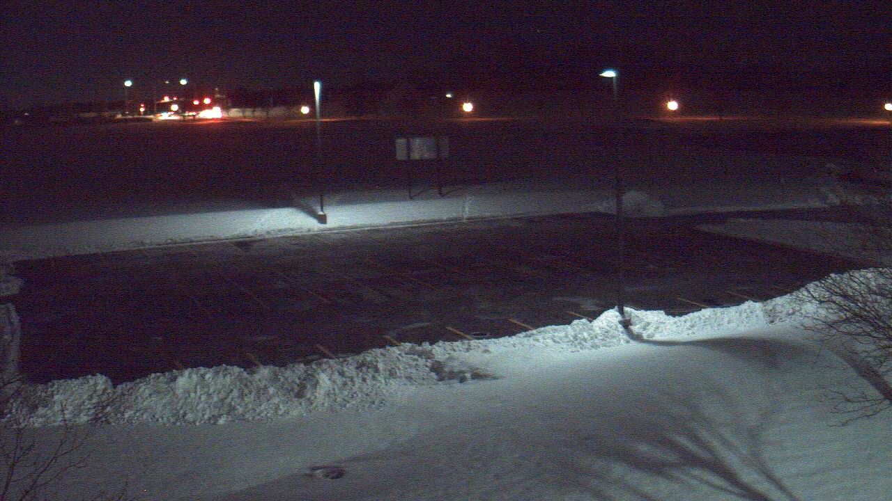 Thumbnail for current weather camera view from Geneva MS in Geneva, Illinois