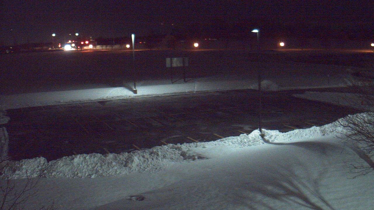 Thumbnail for current weather camera view from Geneva MS in Geneva, Illinois
