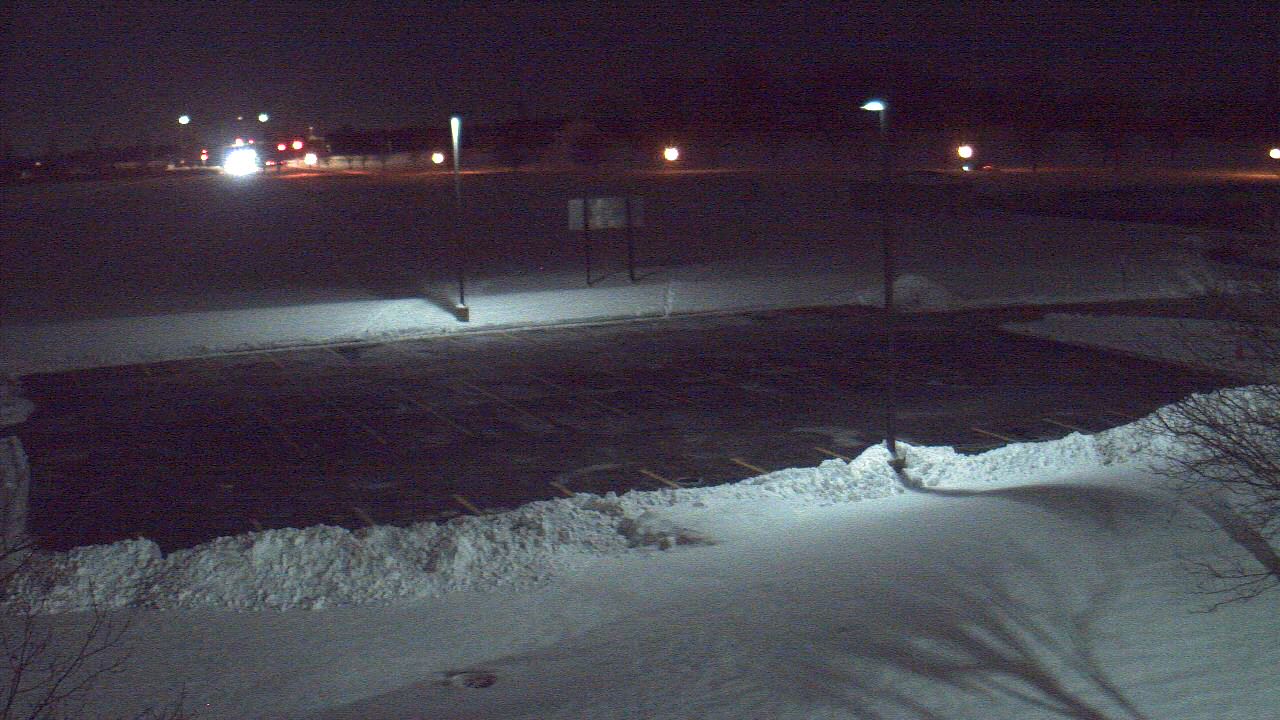 Thumbnail for current weather camera view from Geneva MS in Geneva, Illinois