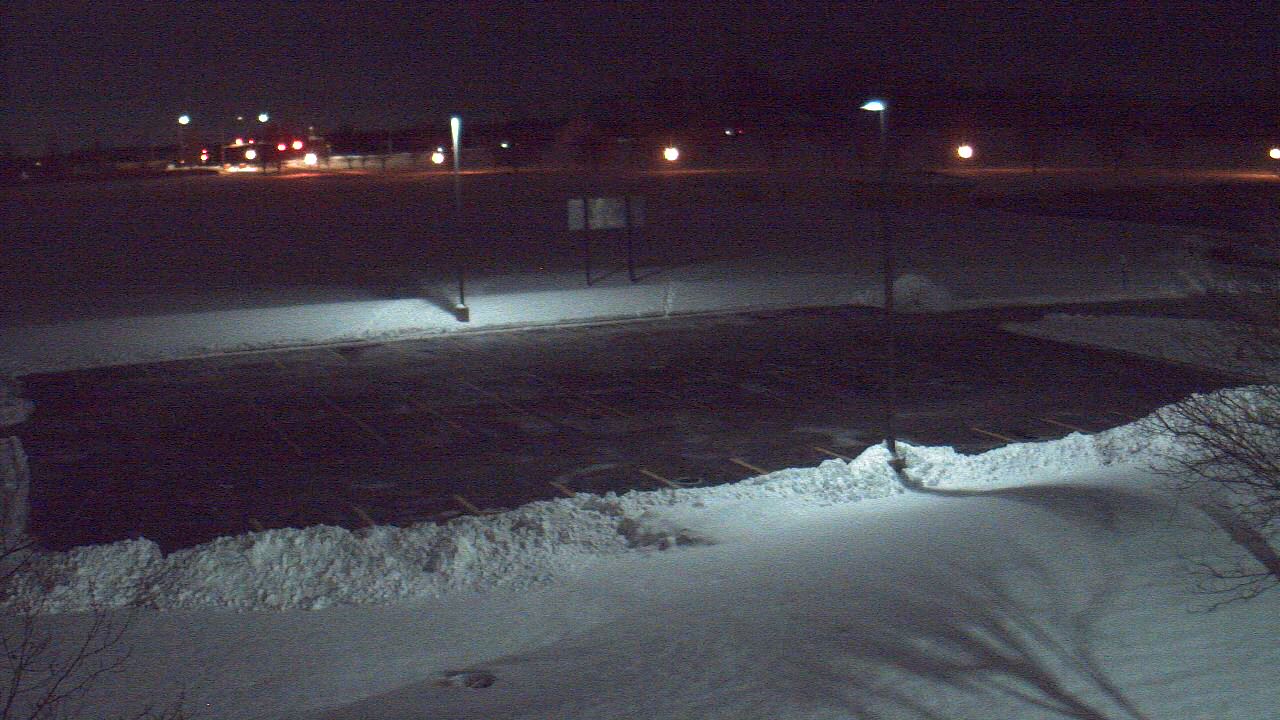 Thumbnail for current weather camera view from Geneva MS in Geneva, Illinois