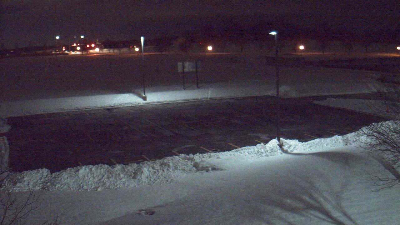 Thumbnail for current weather camera view from Geneva MS in Geneva, Illinois
