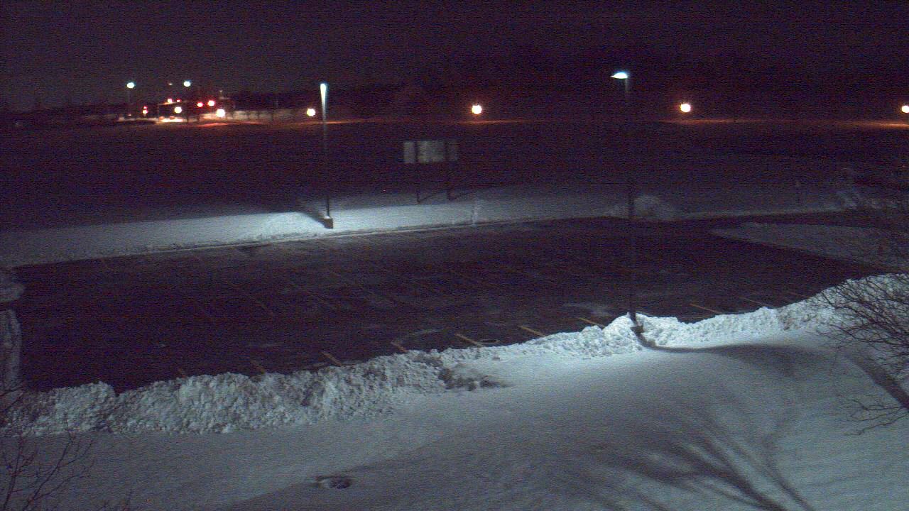 Thumbnail for current weather camera view from Geneva MS in Geneva, Illinois