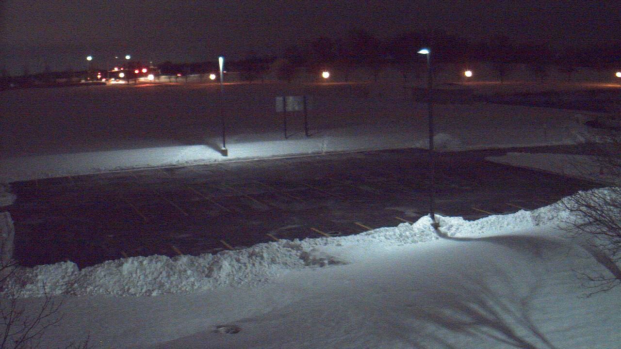 Thumbnail for current weather camera view from Geneva MS in Geneva, Illinois