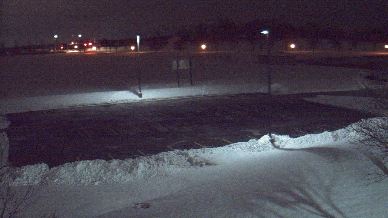 Thumbnail for current weather camera view from Geneva MS in Geneva, Illinois