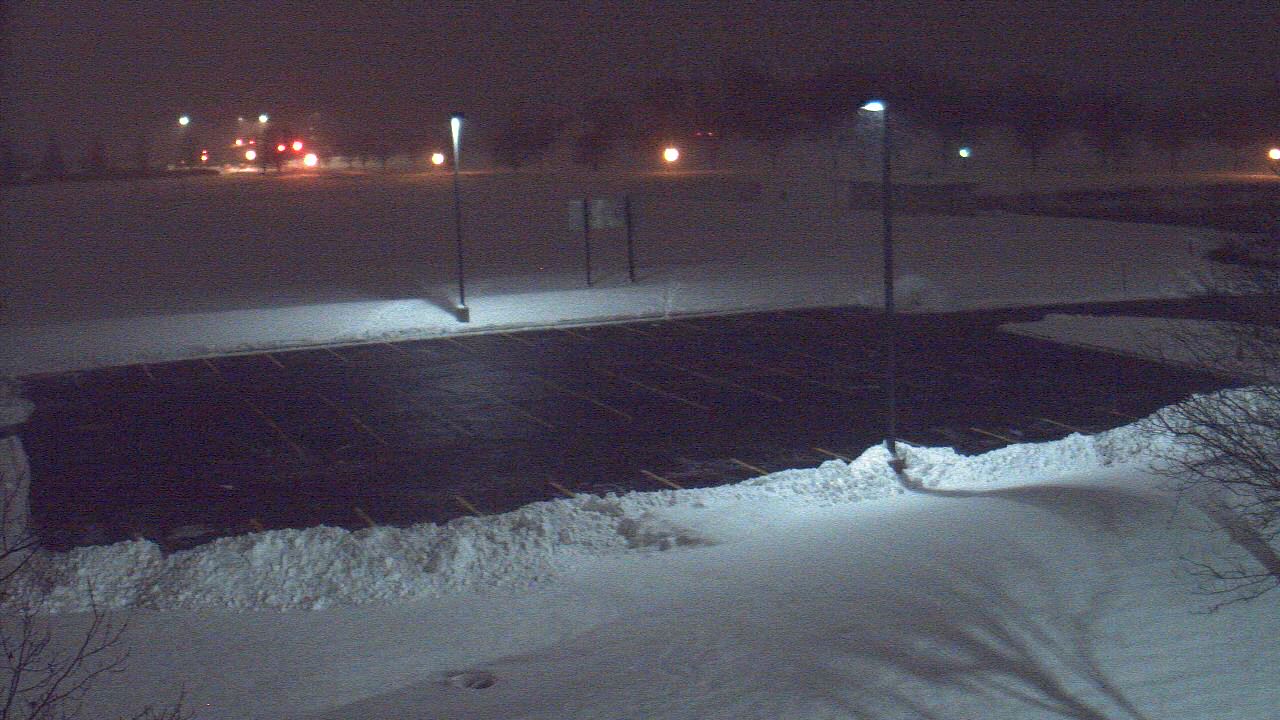 Thumbnail for current weather camera view from Geneva MS in Geneva, Illinois