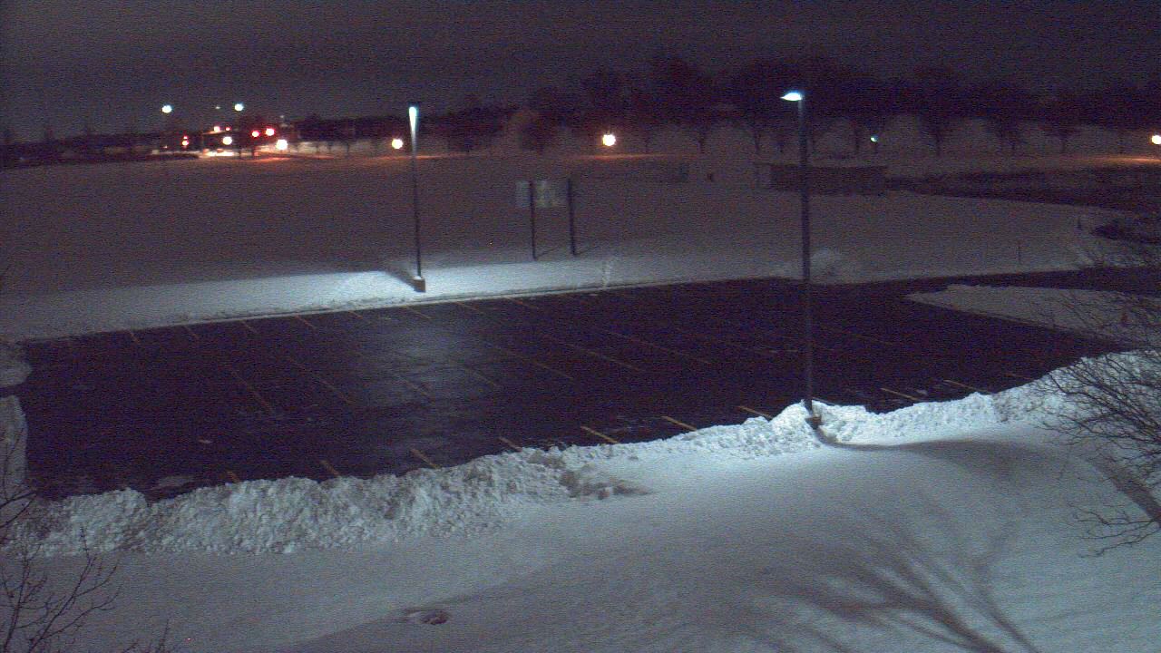 Thumbnail for current weather camera view from Geneva MS in Geneva, Illinois