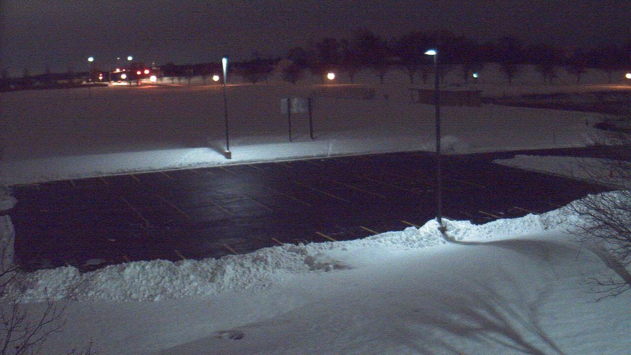 Thumbnail for current weather camera view from Geneva MS in Geneva, Illinois