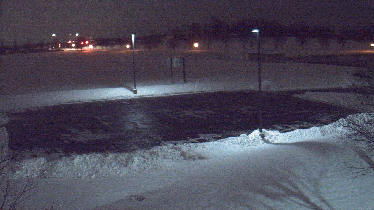 Thumbnail for current weather camera view from Geneva MS in Geneva, Illinois