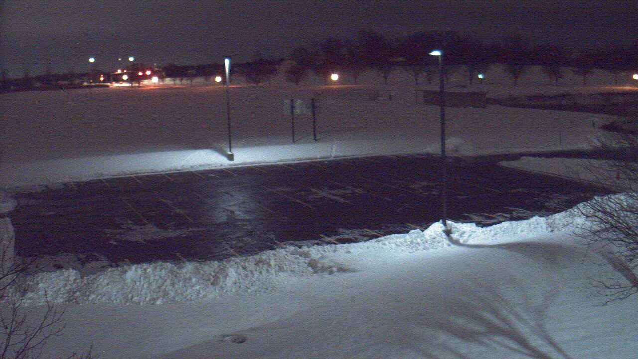 Thumbnail for current weather camera view from Geneva MS in Geneva, Illinois