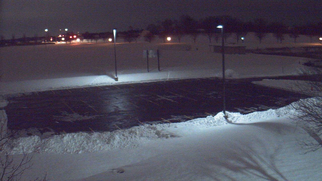 Thumbnail for current weather camera view from Geneva MS in Geneva, Illinois