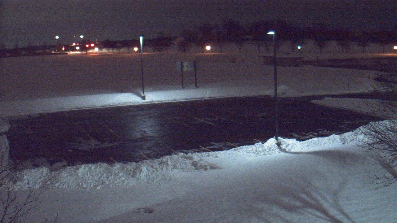 Thumbnail for current weather camera view from Geneva MS in Geneva, Illinois