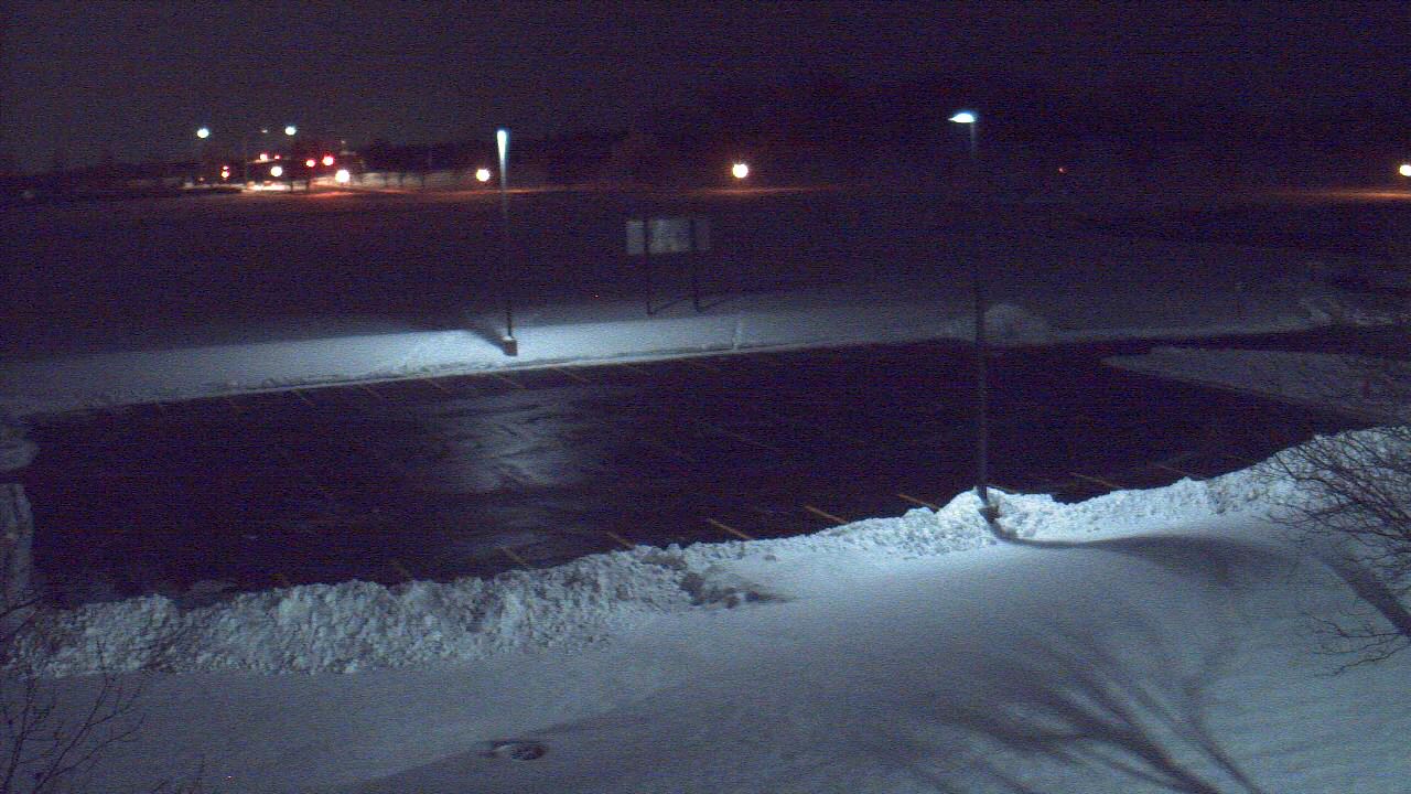 Thumbnail for current weather camera view from Geneva MS in Geneva, Illinois
