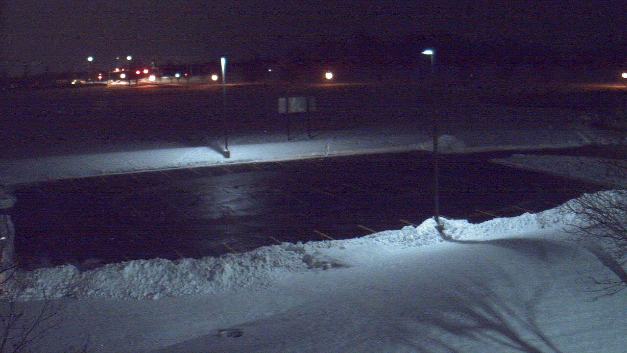 Thumbnail for current weather camera view from Geneva MS in Geneva, Illinois