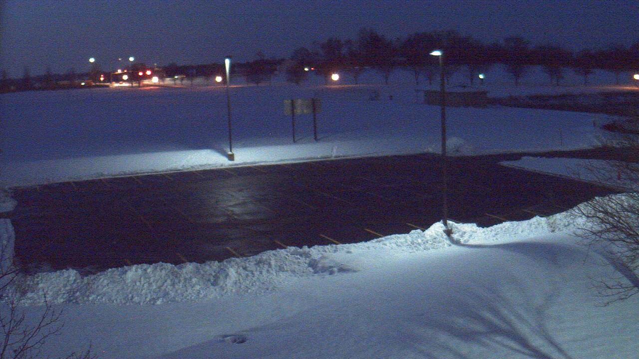 Thumbnail for current weather camera view from Geneva MS in Geneva, Illinois