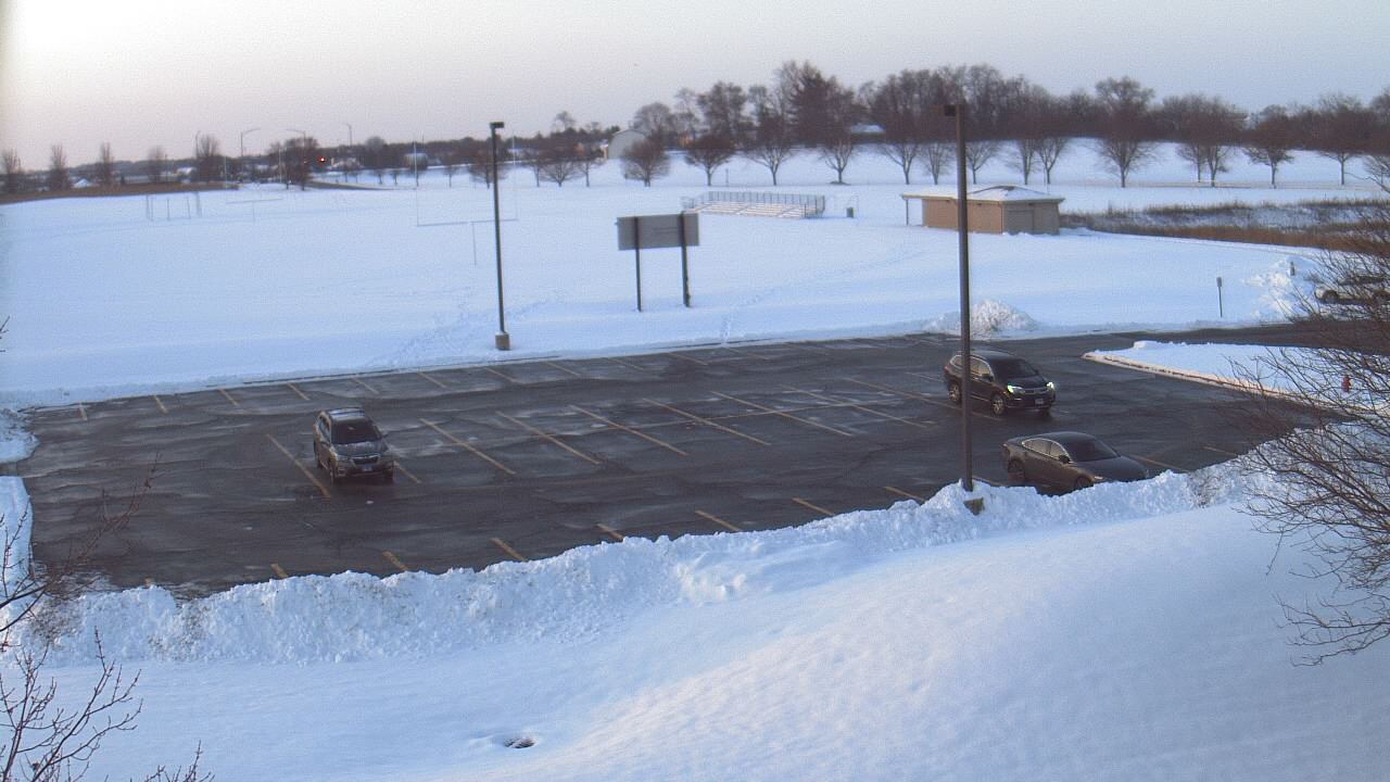 Thumbnail for current weather camera view from Geneva MS in Geneva, Illinois