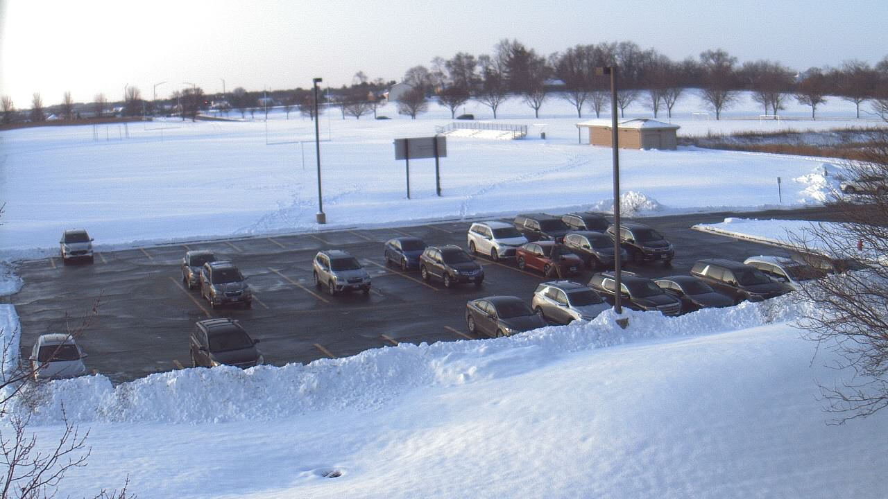 Thumbnail for current weather camera view from Geneva MS in Geneva, Illinois