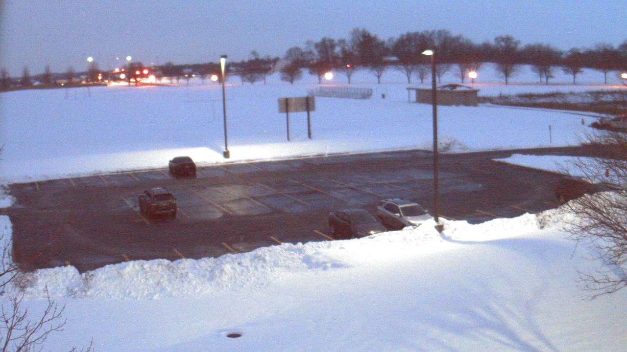 Thumbnail for current weather camera view from Geneva MS in Geneva, Illinois