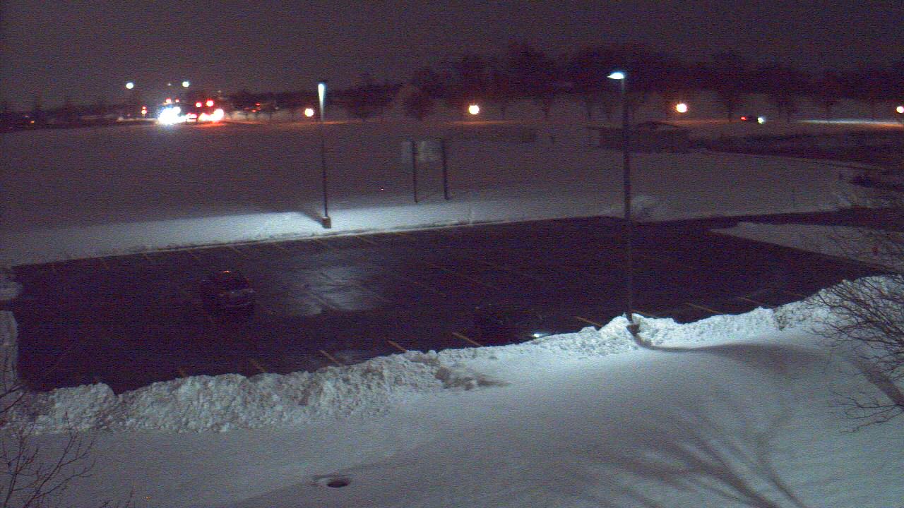 Thumbnail for current weather camera view from Geneva MS in Geneva, Illinois