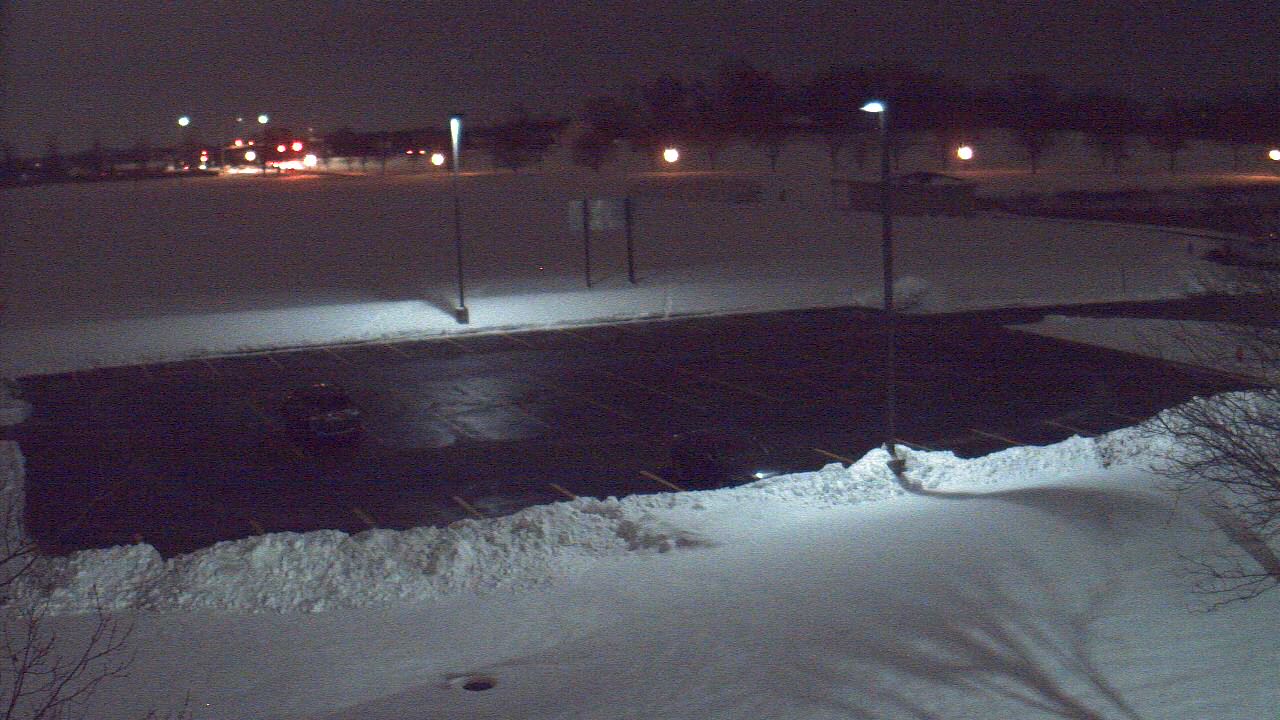 Thumbnail for current weather camera view from Geneva MS in Geneva, Illinois