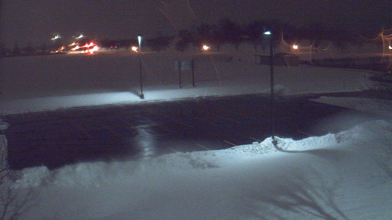 Thumbnail for current weather camera view from Geneva MS in Geneva, Illinois