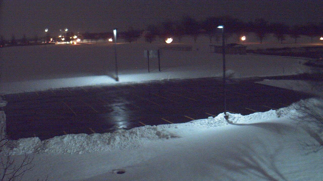 Thumbnail for current weather camera view from Geneva MS in Geneva, Illinois