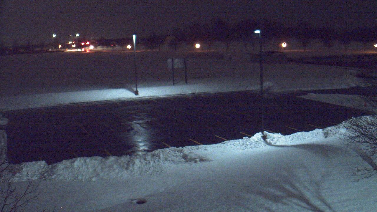 Thumbnail for current weather camera view from Geneva MS in Geneva, Illinois