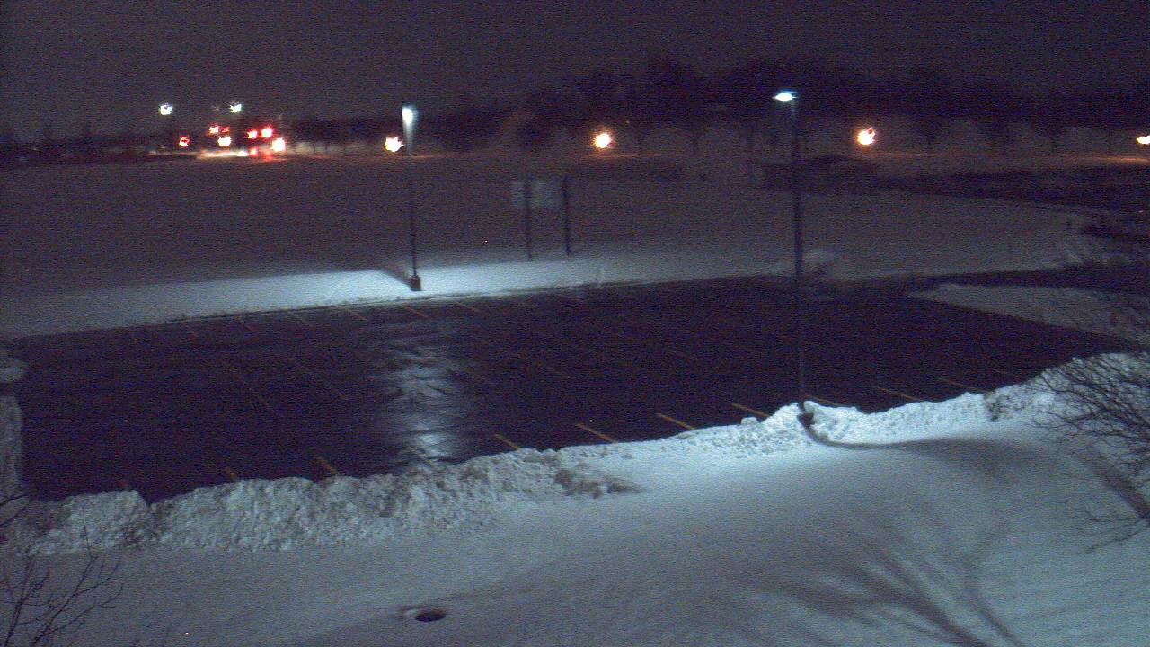 Thumbnail for current weather camera view from Geneva MS in Geneva, Illinois