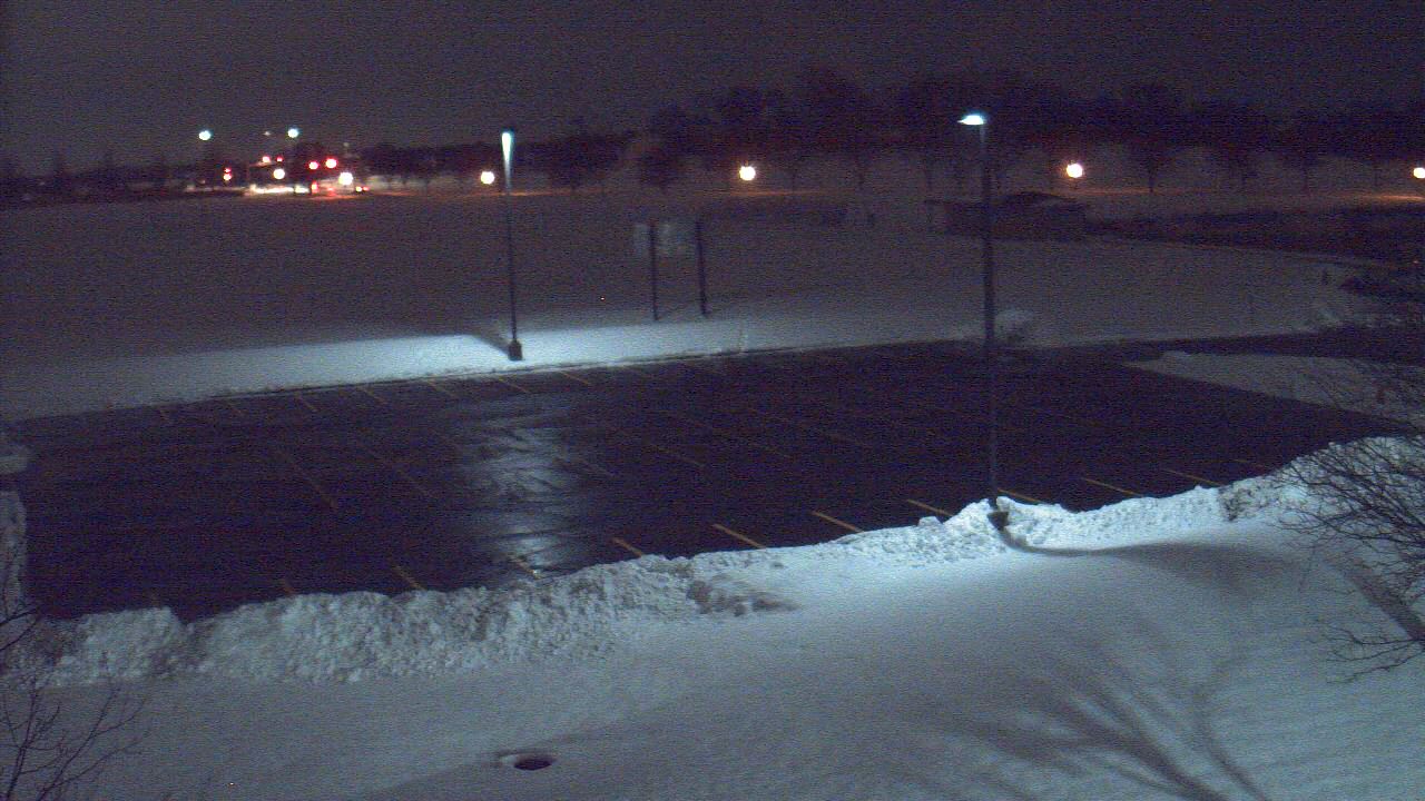 Thumbnail for current weather camera view from Geneva MS in Geneva, Illinois