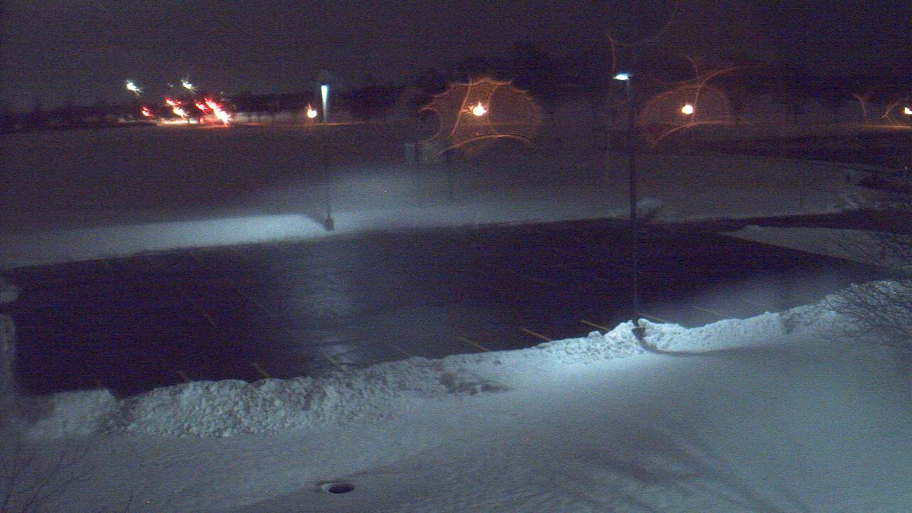 Thumbnail for current weather camera view from Geneva MS in Geneva, Illinois