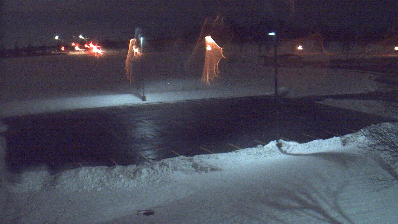 Thumbnail for current weather camera view from Geneva MS in Geneva, Illinois