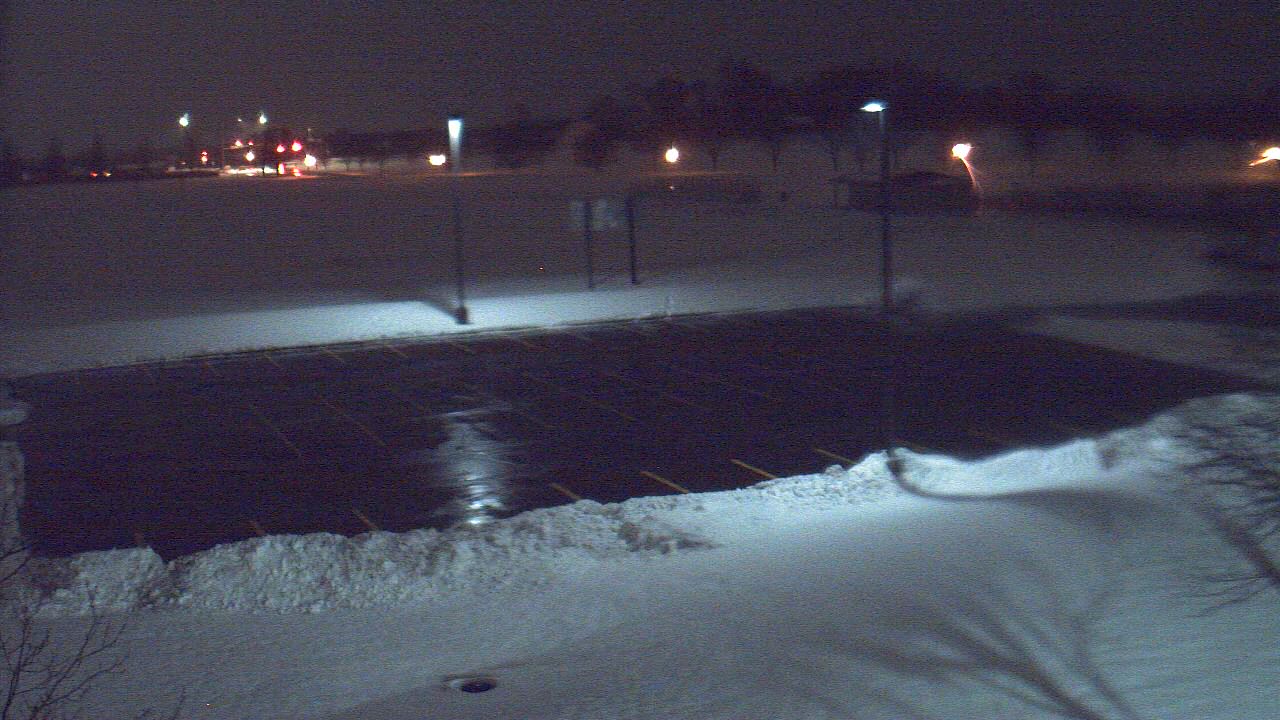 Thumbnail for current weather camera view from Geneva MS in Geneva, Illinois