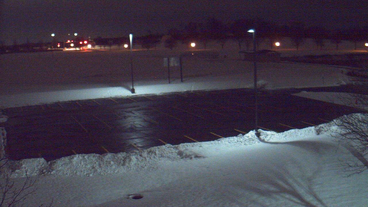Thumbnail for current weather camera view from Geneva MS in Geneva, Illinois