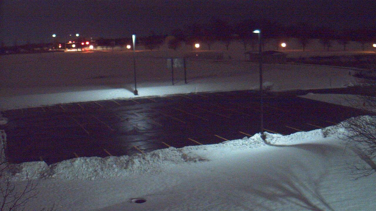 Thumbnail for current weather camera view from Geneva MS in Geneva, Illinois